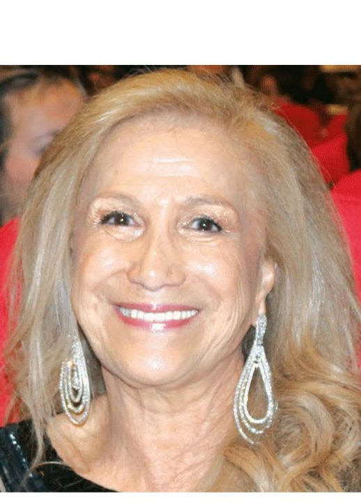 الفنانة ثريا، مسيرة فنية طويلة